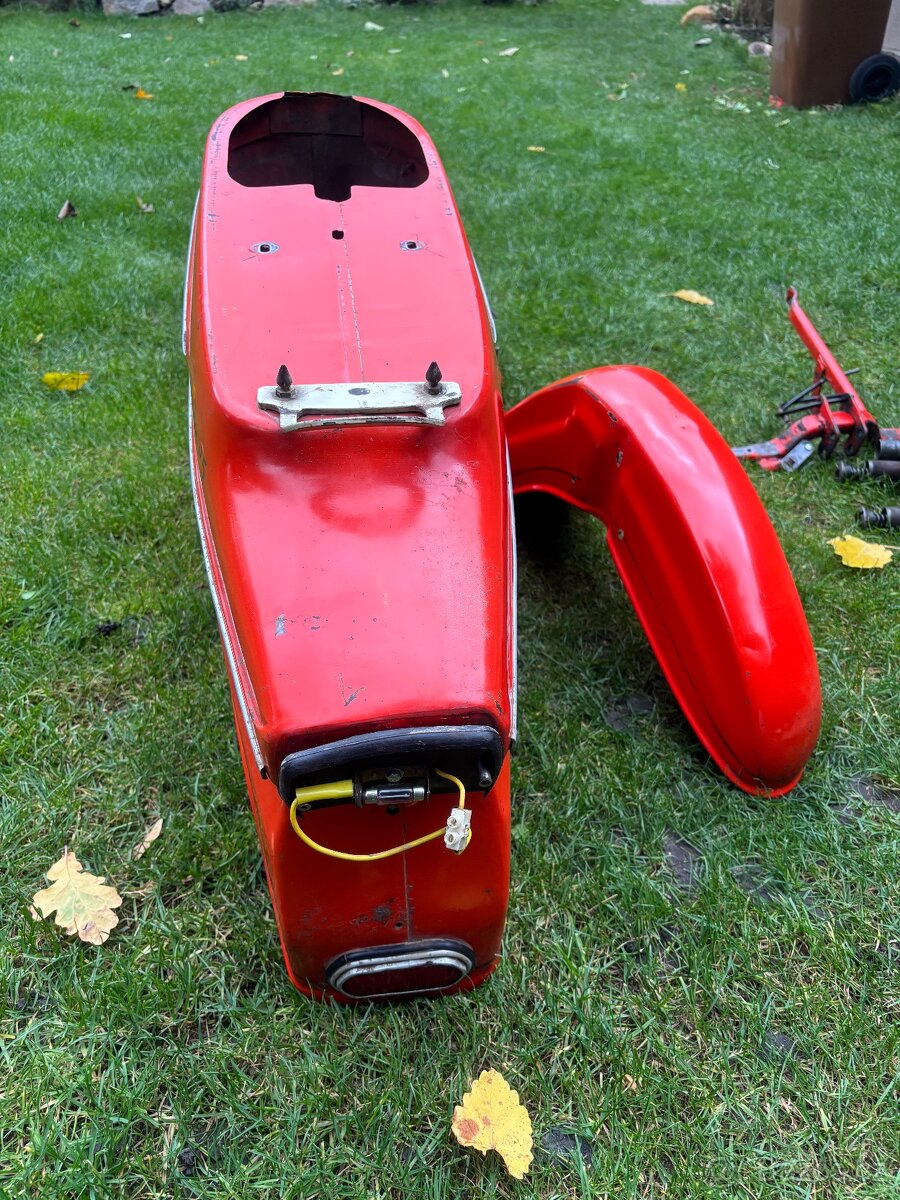 Plechařina Jawa Pionyr 05 původní rumělková - 3