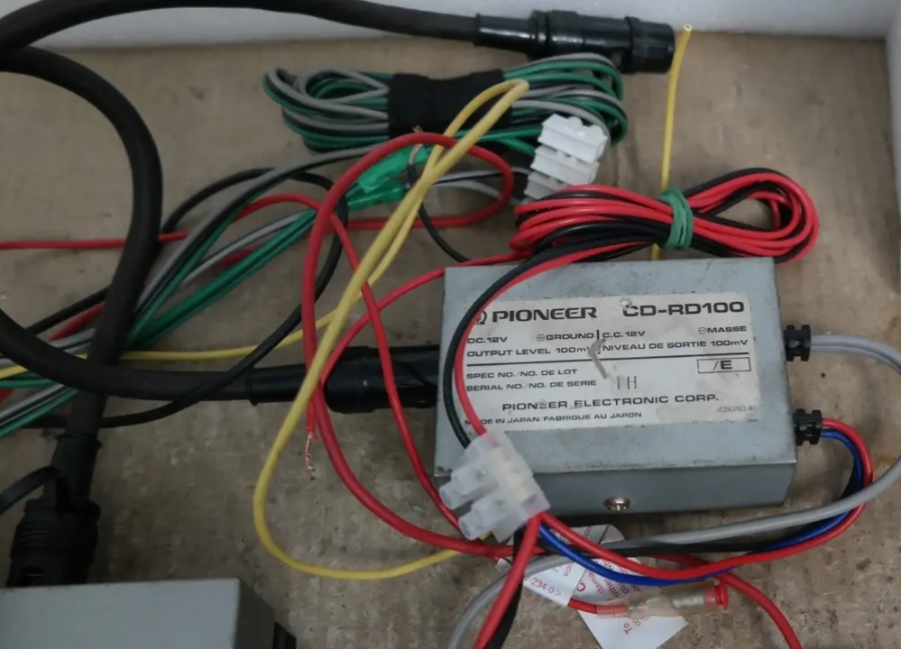 Pioneer ekvalizér + 2x zesilovač 2x25W + 2x60W - 3