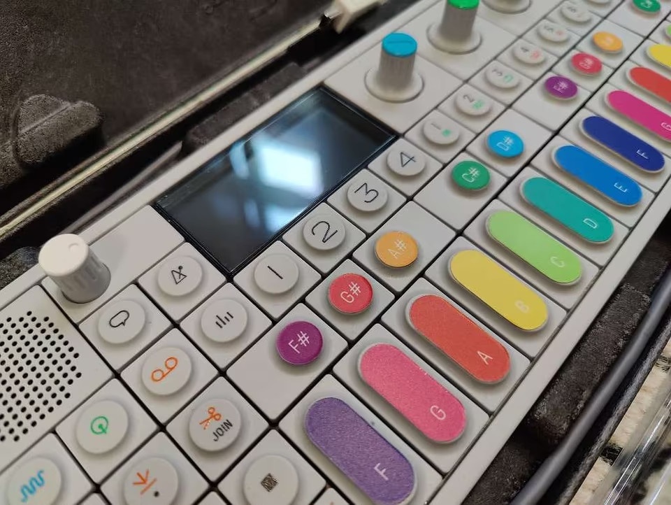 Teenage Engineering OP-1 - 3