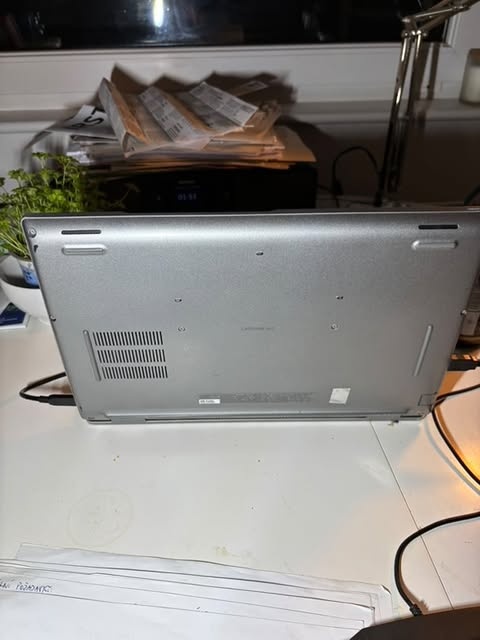 Dell Latitude 5521 – i7-11850H / 32GB RAM / 1TB SSD - 3