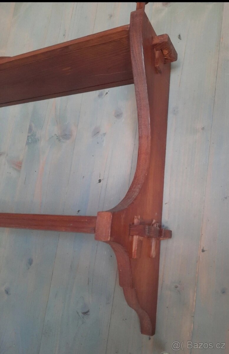 Velká závěsná police ze dřeva - 3