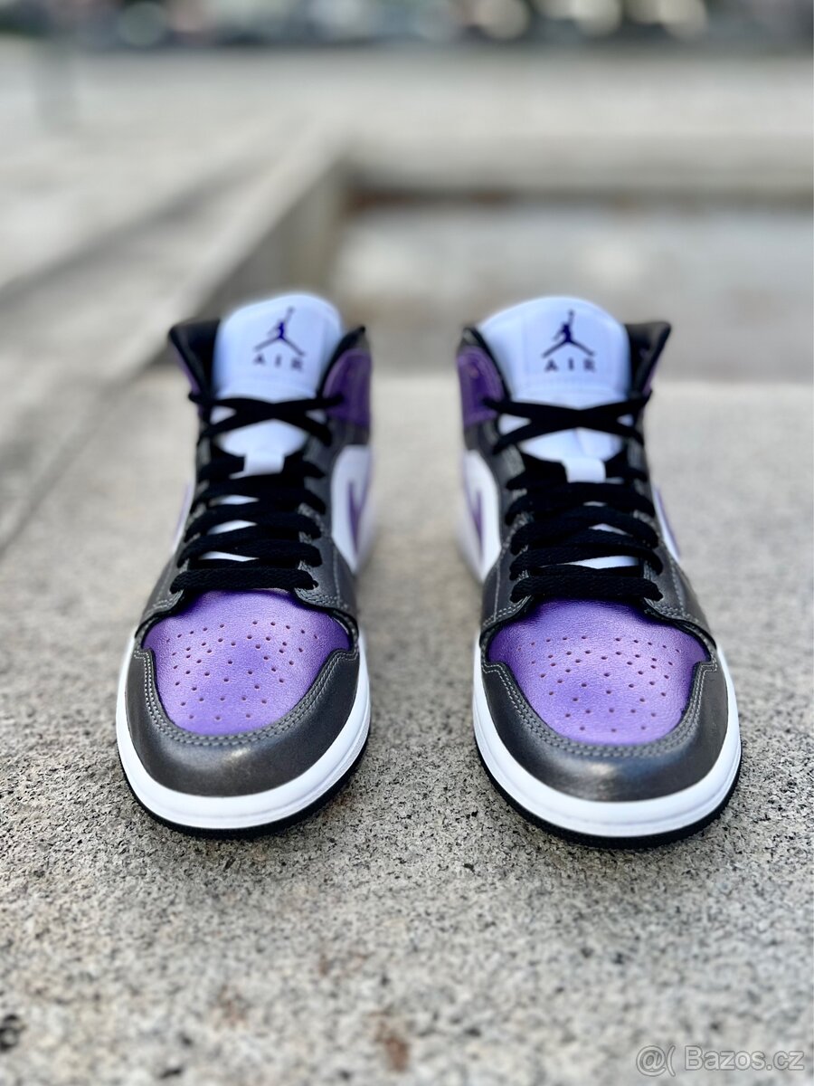 Air Jordan 1 Mid SE Grape Ice - 3