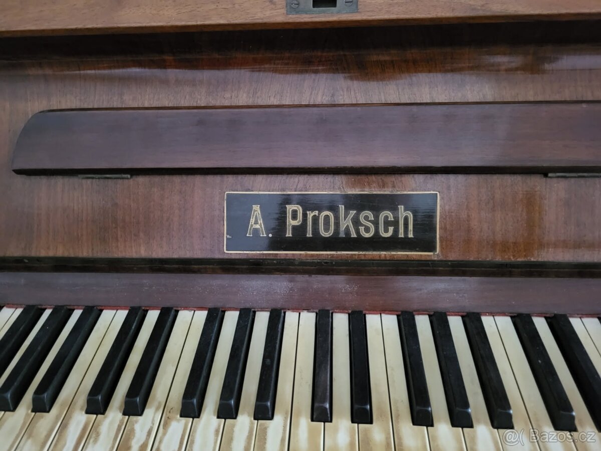 Piano značky Proksch - ocelová deska - 3
