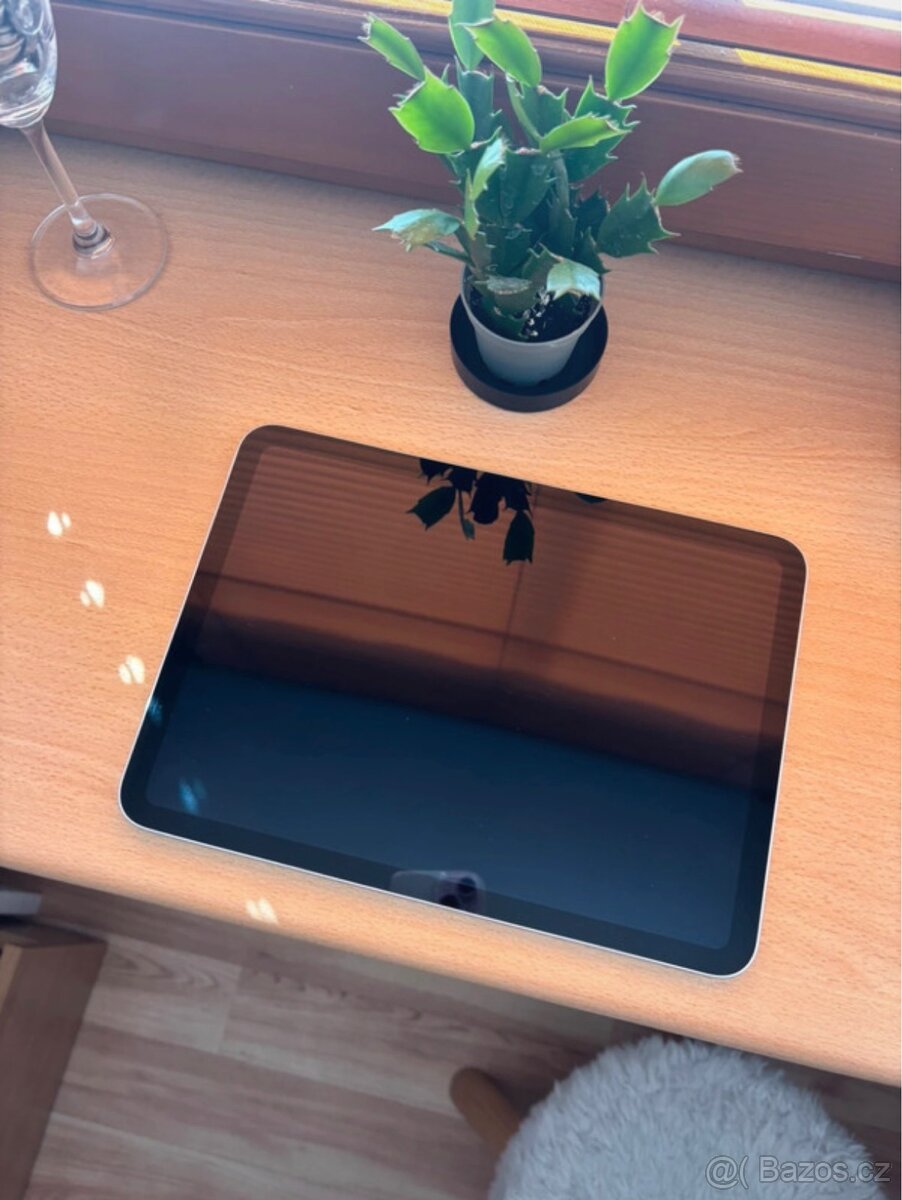 iPad 10th generation (2022), Wi-Fi, 64 GB, Silver - 3