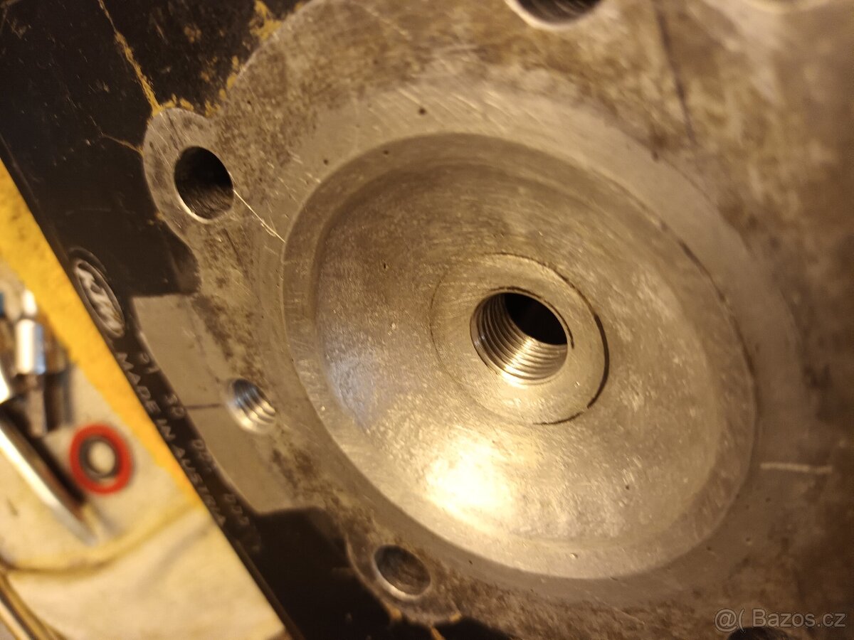 ČZ 175/477-180/487 soutěžní stavba motoru - 3