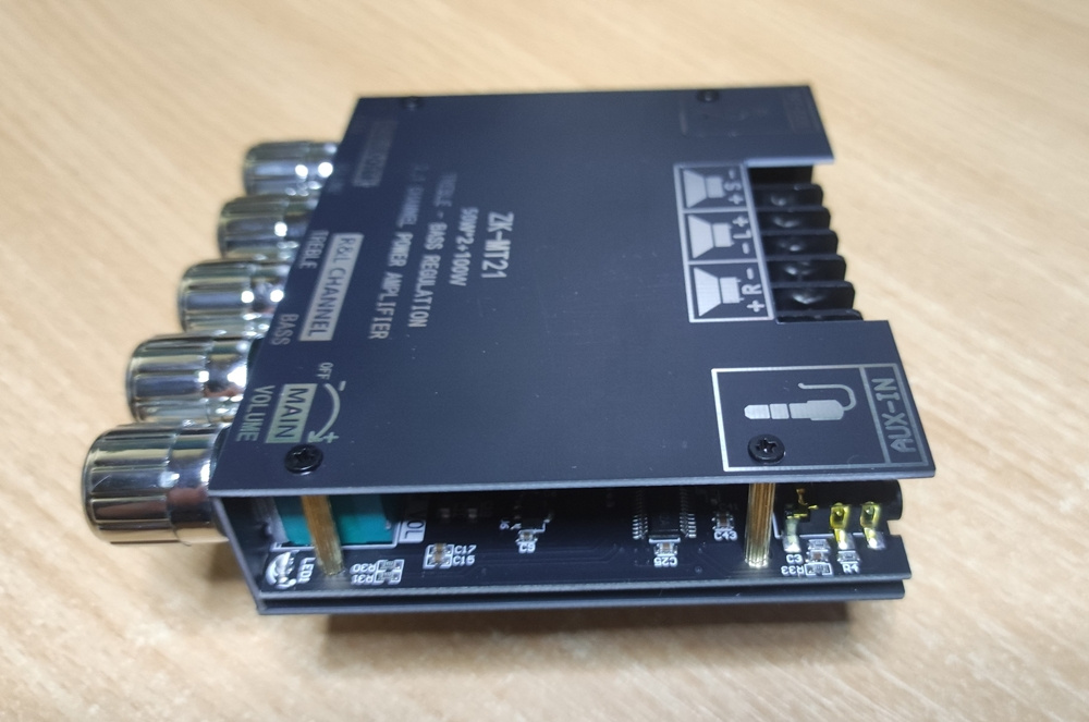 Korekční zesilovač s podporou Subwooferu - Bluetooth - 3