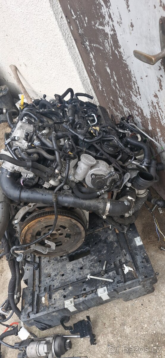 Naftovy motor CRM 2.0 tdi skoda octavia superb - 3