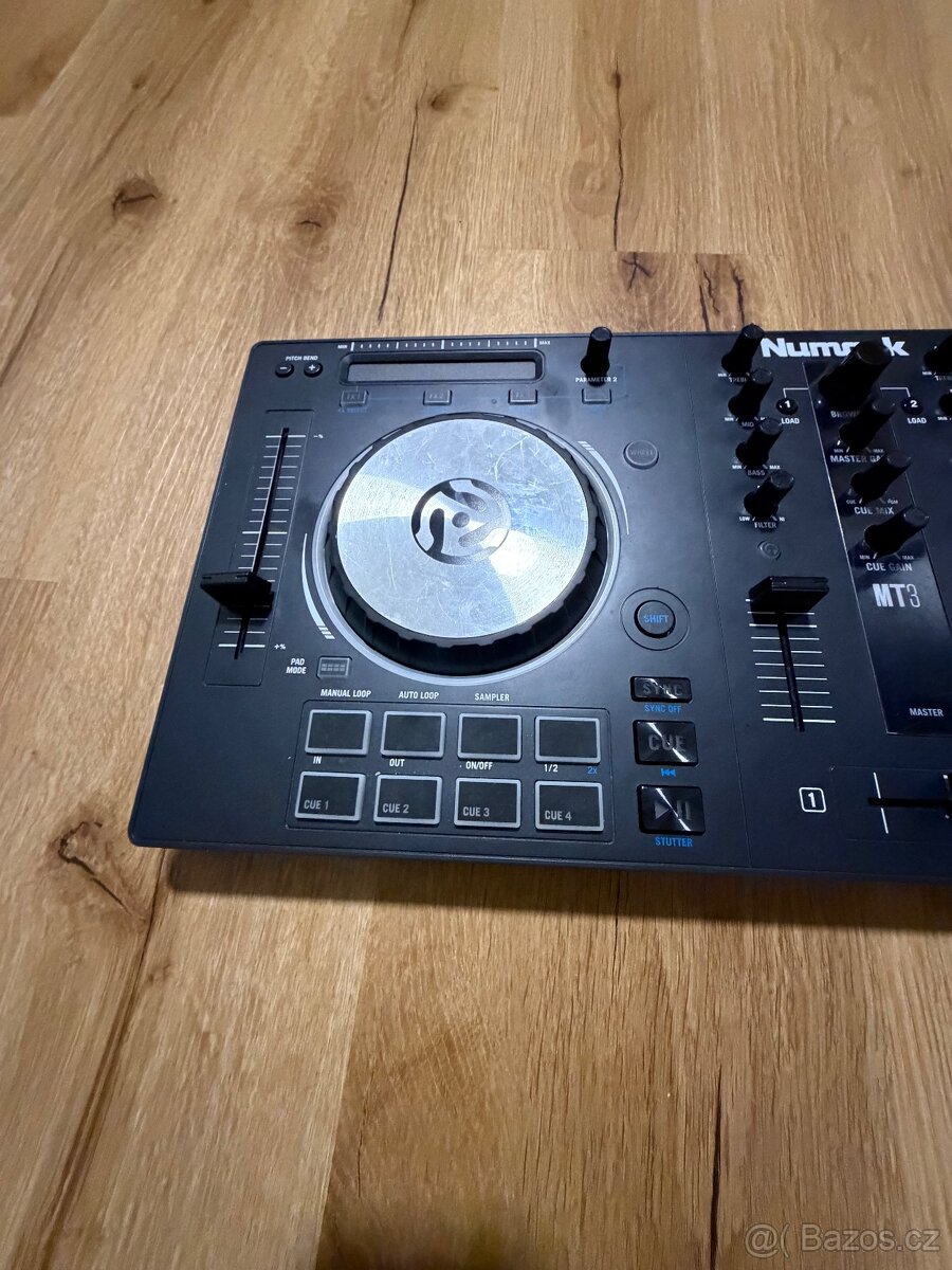 Numark MT3 DJ Controller - 3