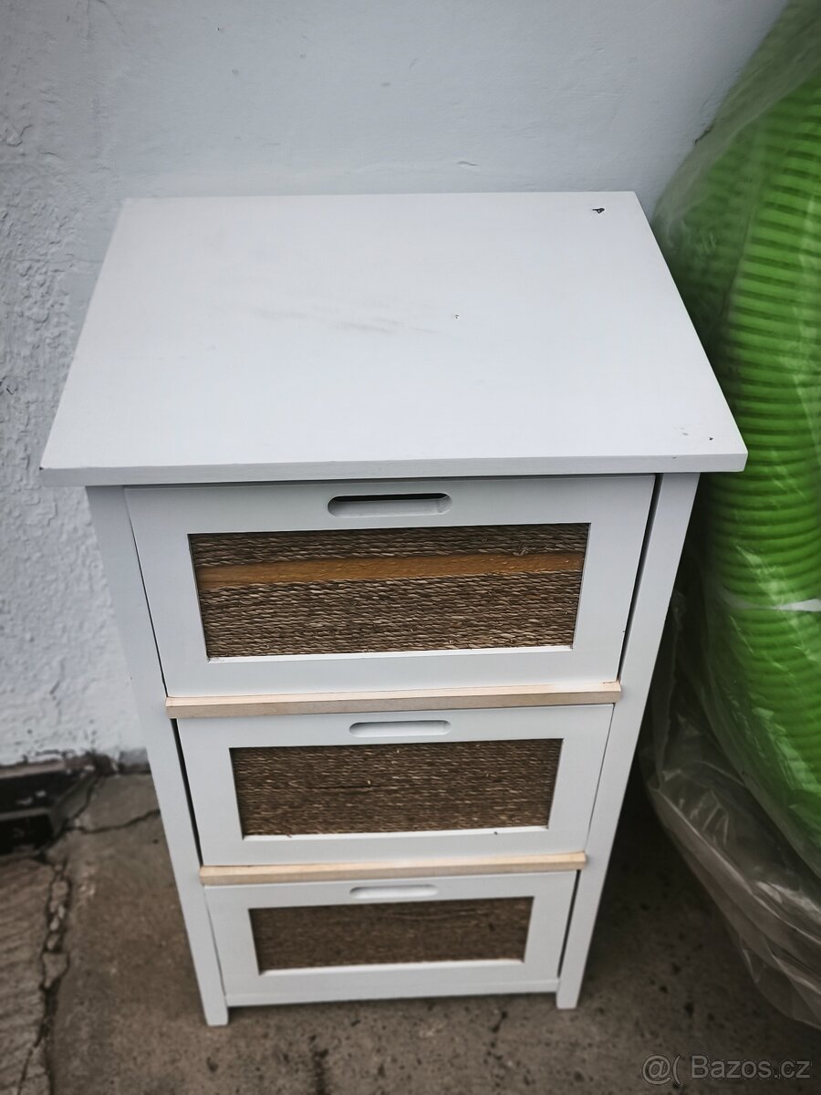 Skříňka se šuplíky - 3