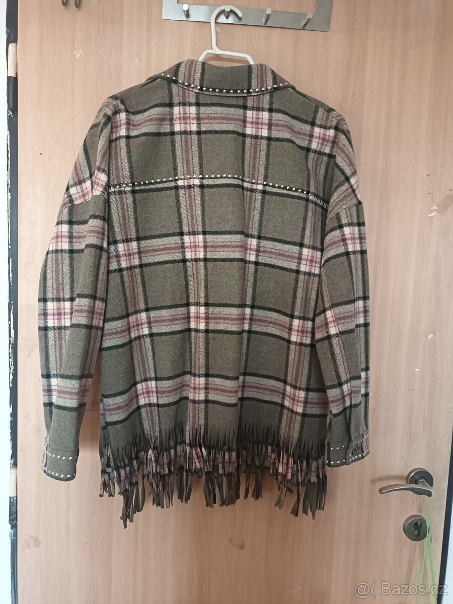 Bunda s třásněmi - 3