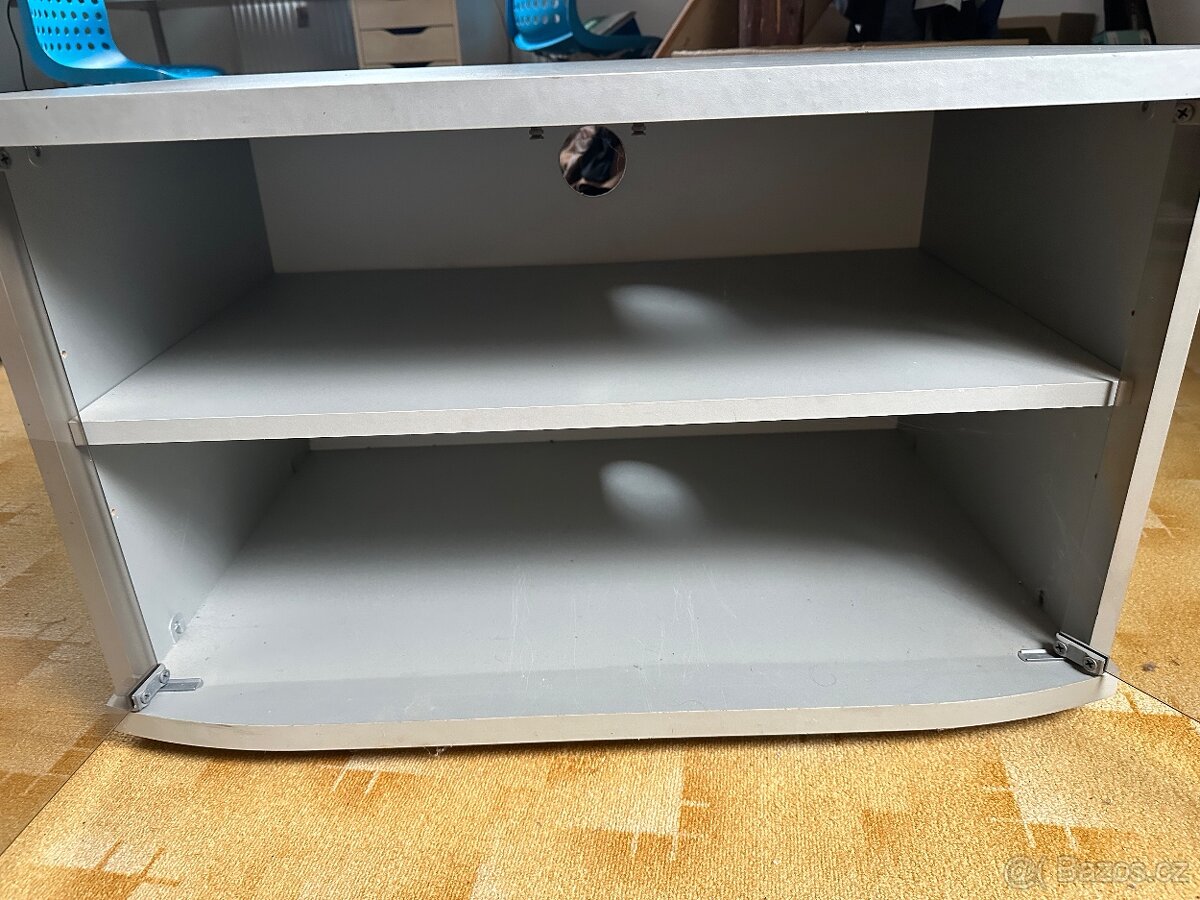 Skříňka pod televizi - 3