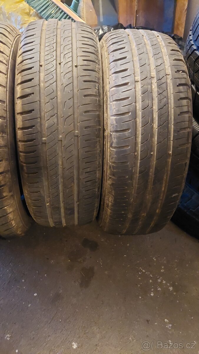 195/60R15 - 3
