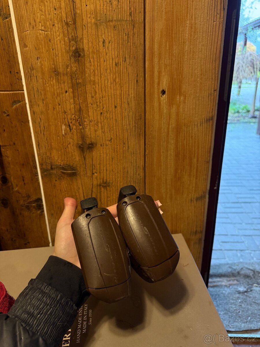 Freejump třmeny hnědé a černé - 3