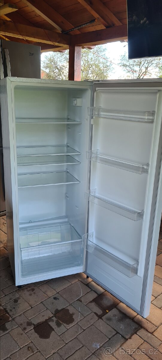 Chladnička Lednička HISENSE RL313D4AWE - 3