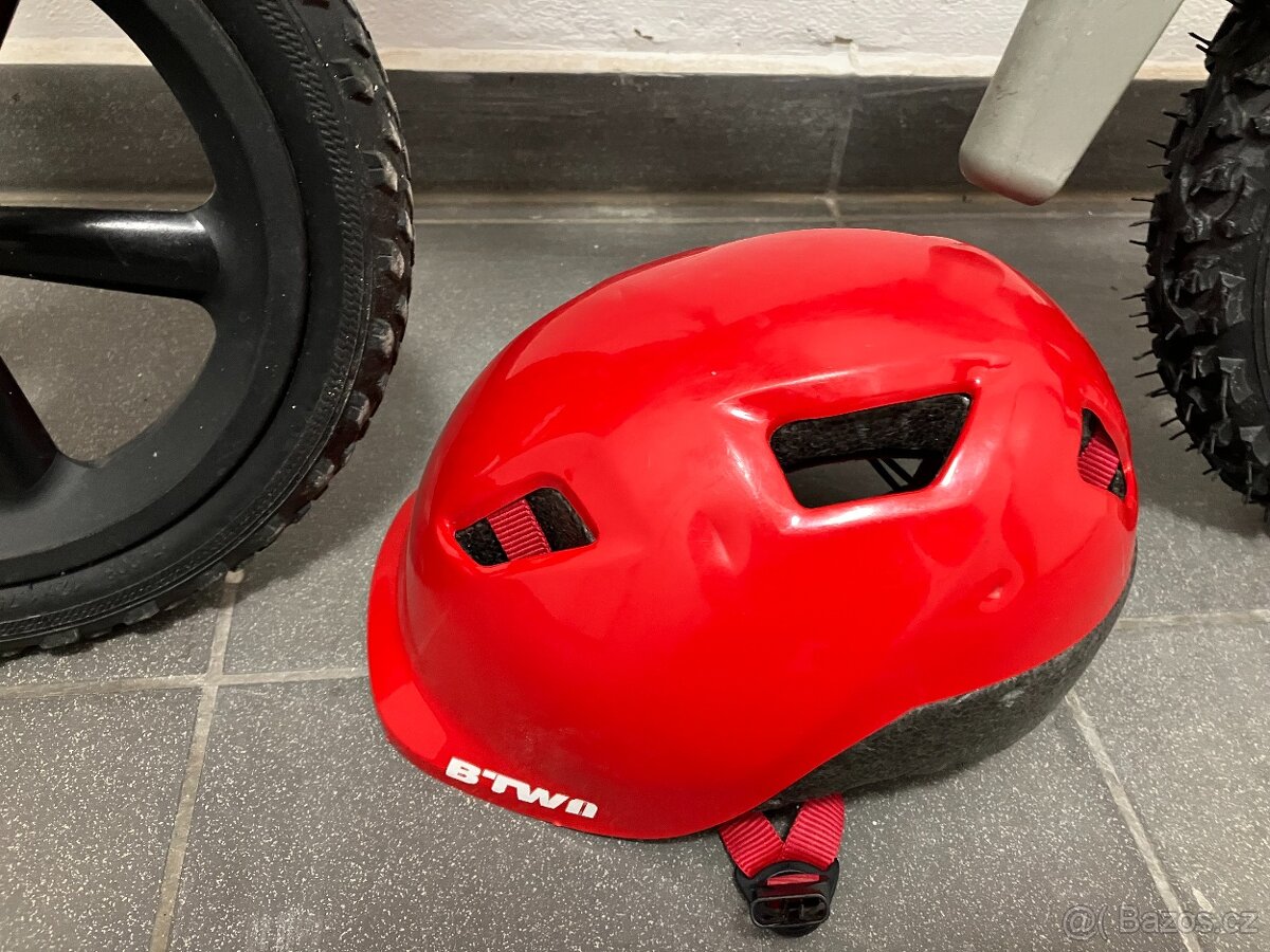 first bike + helma + blikačky - 3