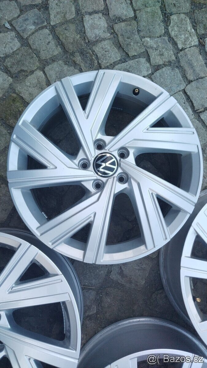 al.disky 5x112 R18 - orig. VW GOLF VIII BERGAMO - 3