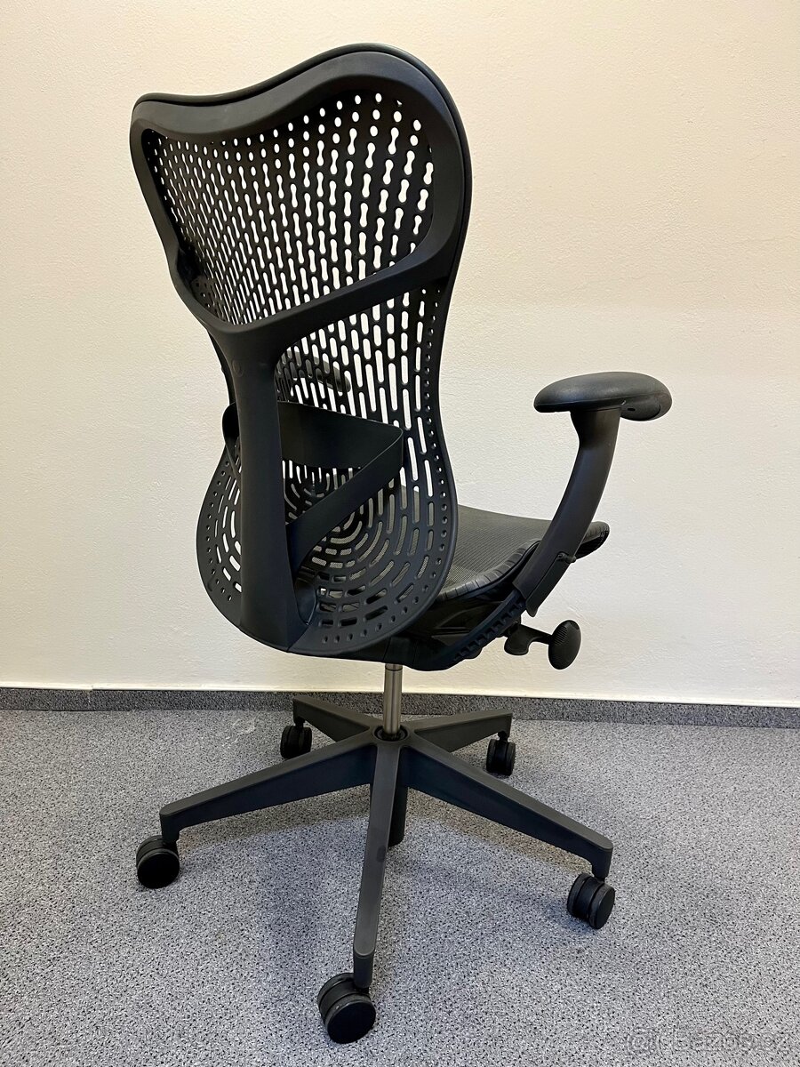 kancelářská židle Herman Miller Mirra 2 - top stav - 3