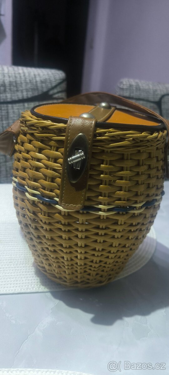 Stará proutěná kabelka - 3