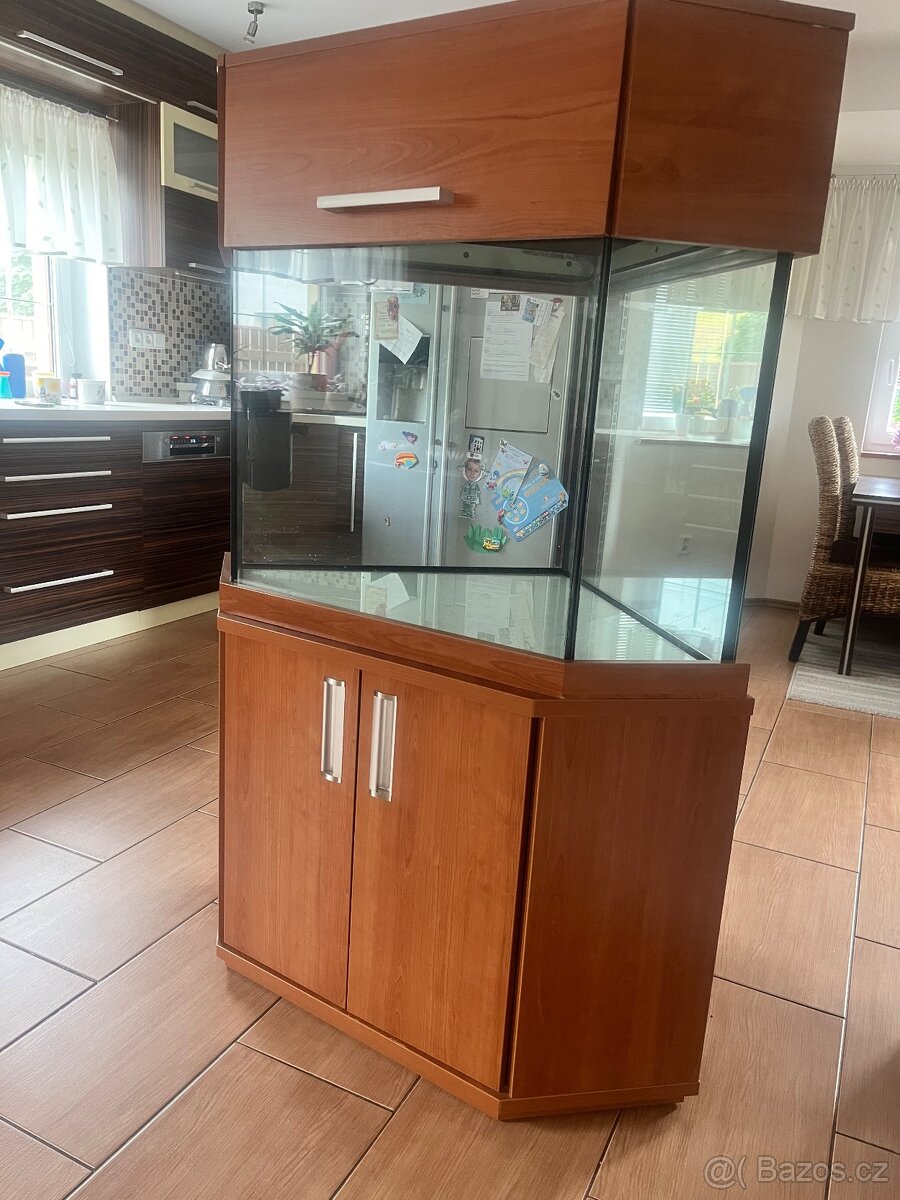 Rohové akvárium - 3