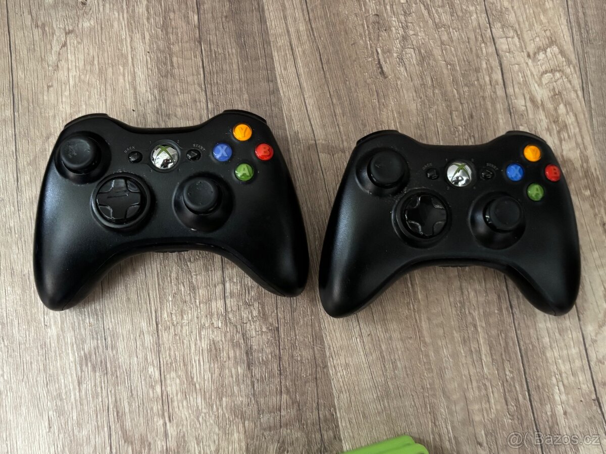 X-Box 360 s příslušenstvím - 3