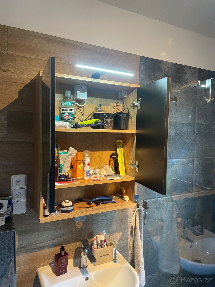 Zrcadlová skříňka - 3