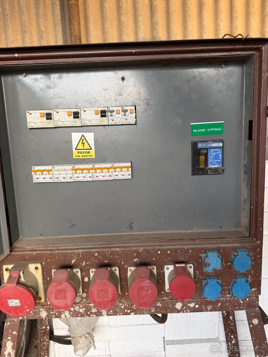 Stavební rozvaděč s kabelem - 3