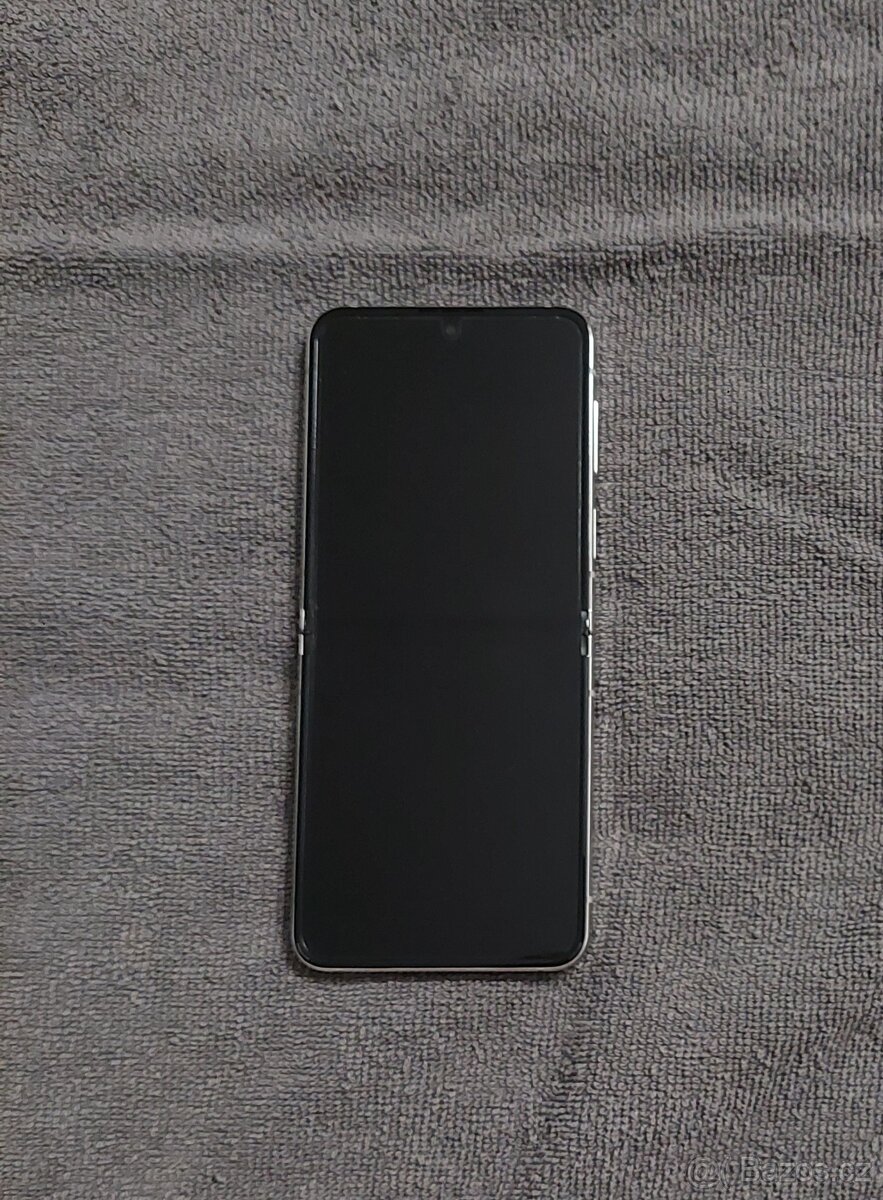 Prodám Samsung Galaxy Z Flip5 - 3