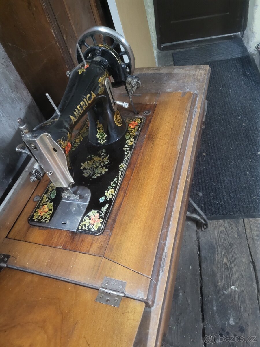 Prodám starožitný šicí stroj značky AMERICA - 3