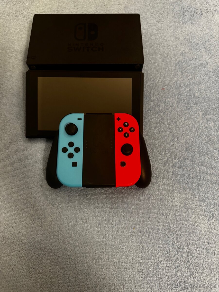 Nintendo switch + příslušenství - 3