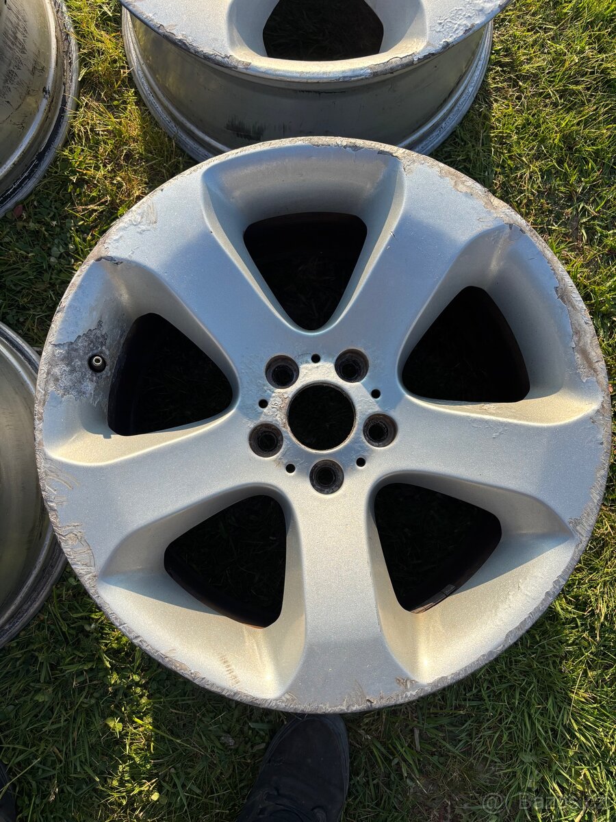 Kola BMW Styling 132 R19 - 3