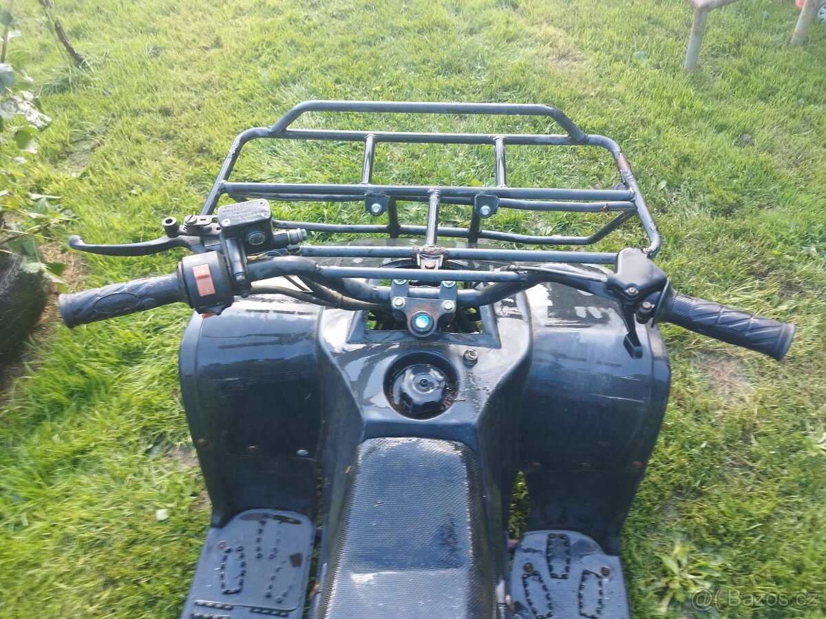 Prodám tuto čtyřkolku 125ccm 4.takt. daruji k ní nějaké díly