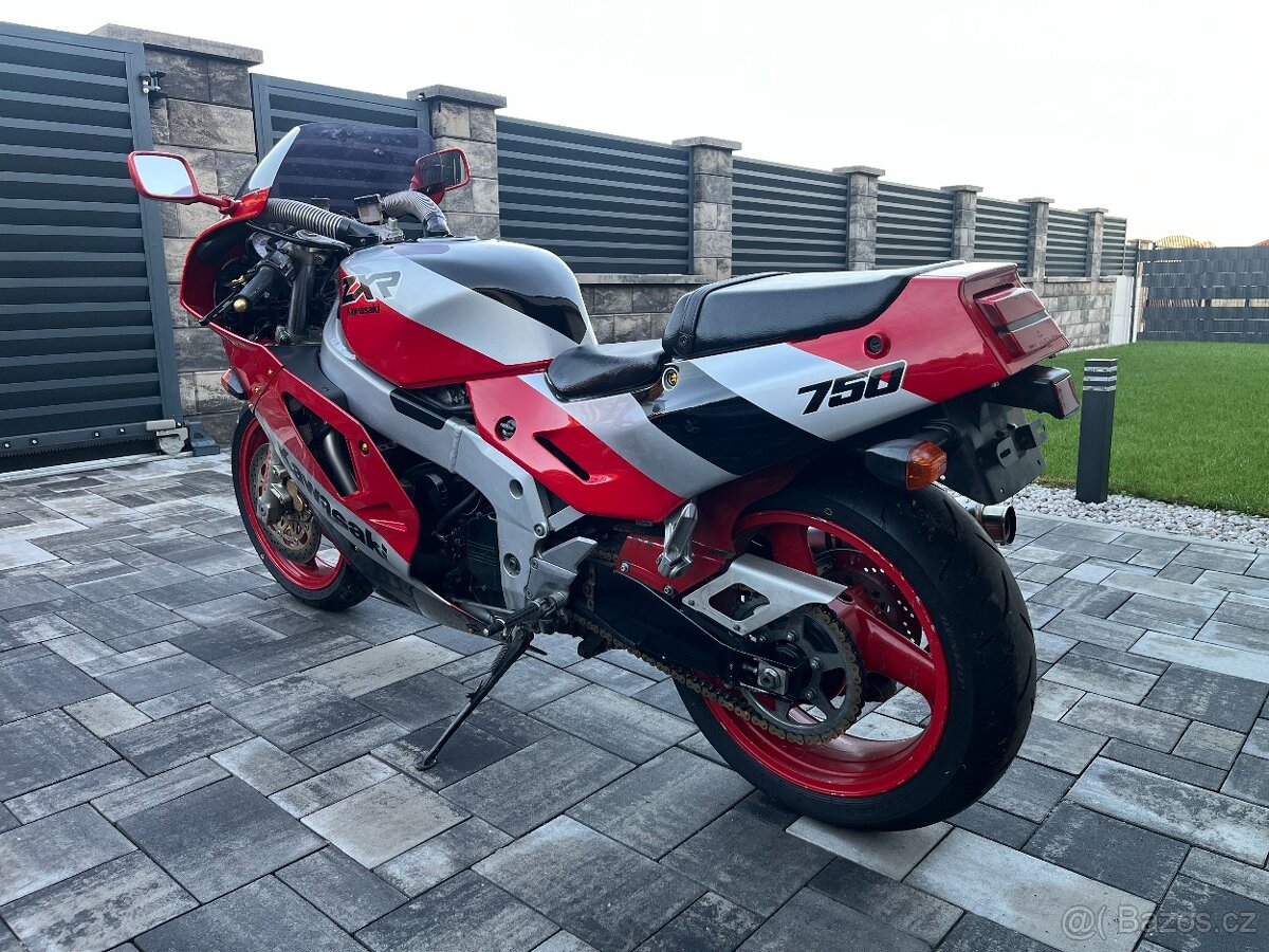 Kawasaki ZXR 750 H - 3