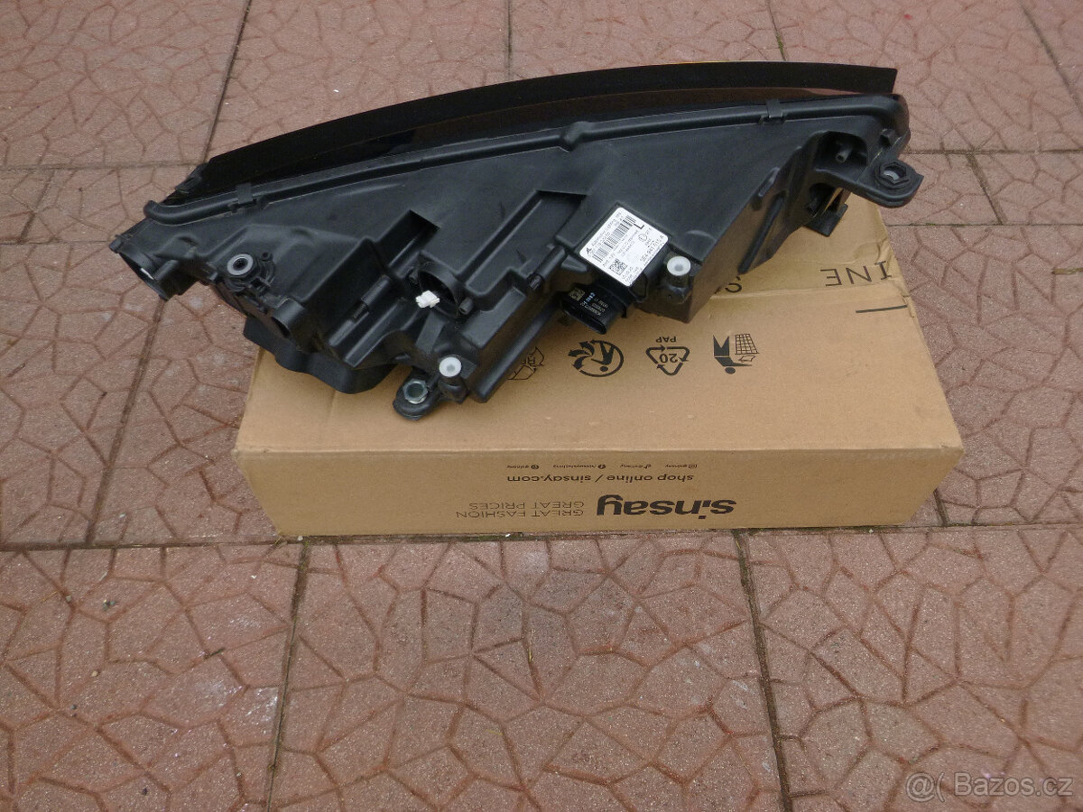 Škoda Octavia 4 originál světlo lampa full led 5E4941015A - 3