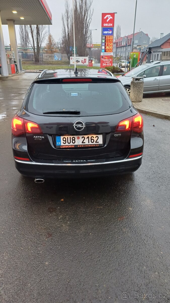 Opel Astra J Sports tourer 2.0 cdti, 2013, 165hp - 3