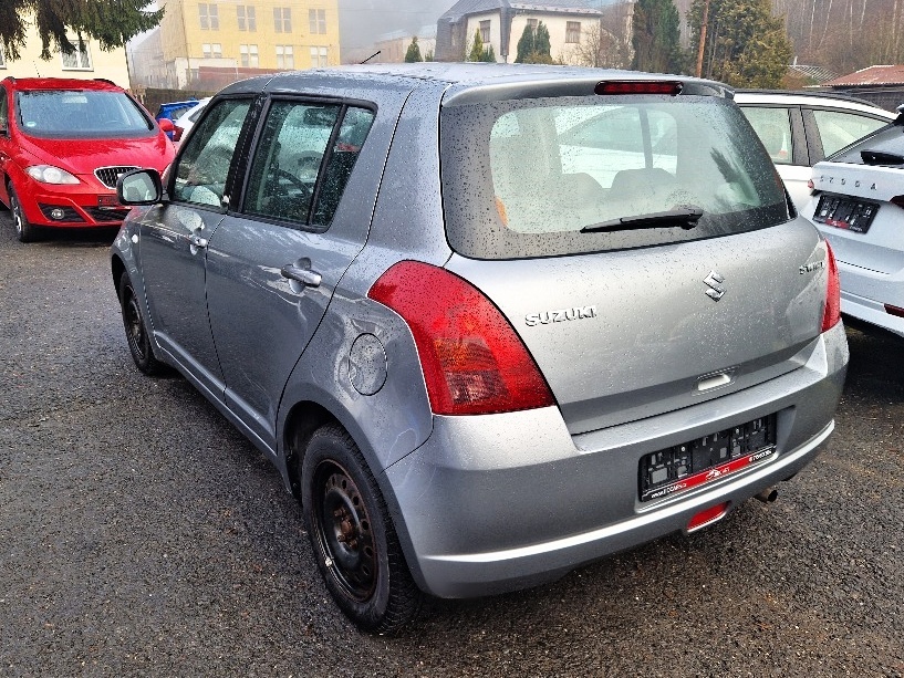 SUZUKI Swift, 1.3 (68 kW), 67 tis. km, plný servis Suzuki - 3