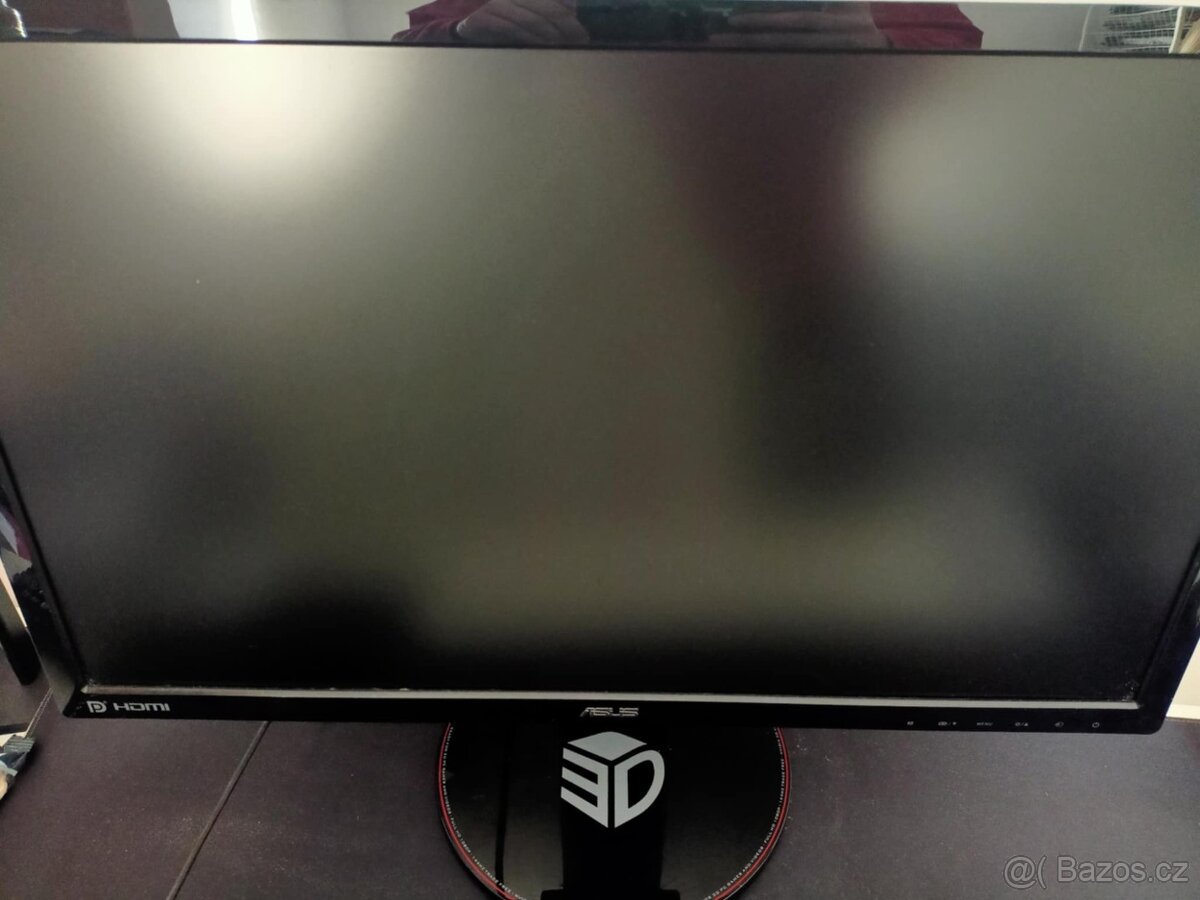 Herní PC s monitorem a něco navic - 3