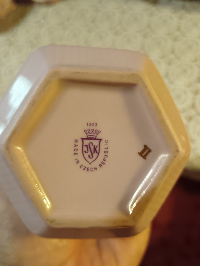 Hrneček z růžového porcelánu – zlacený dekor (1 ks) - 3