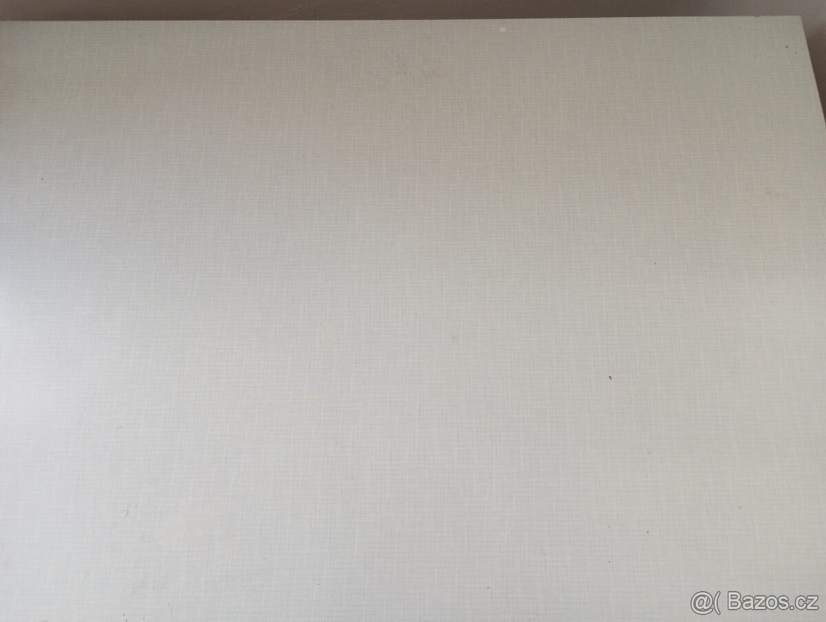 Starý jídelní stůl. - 3