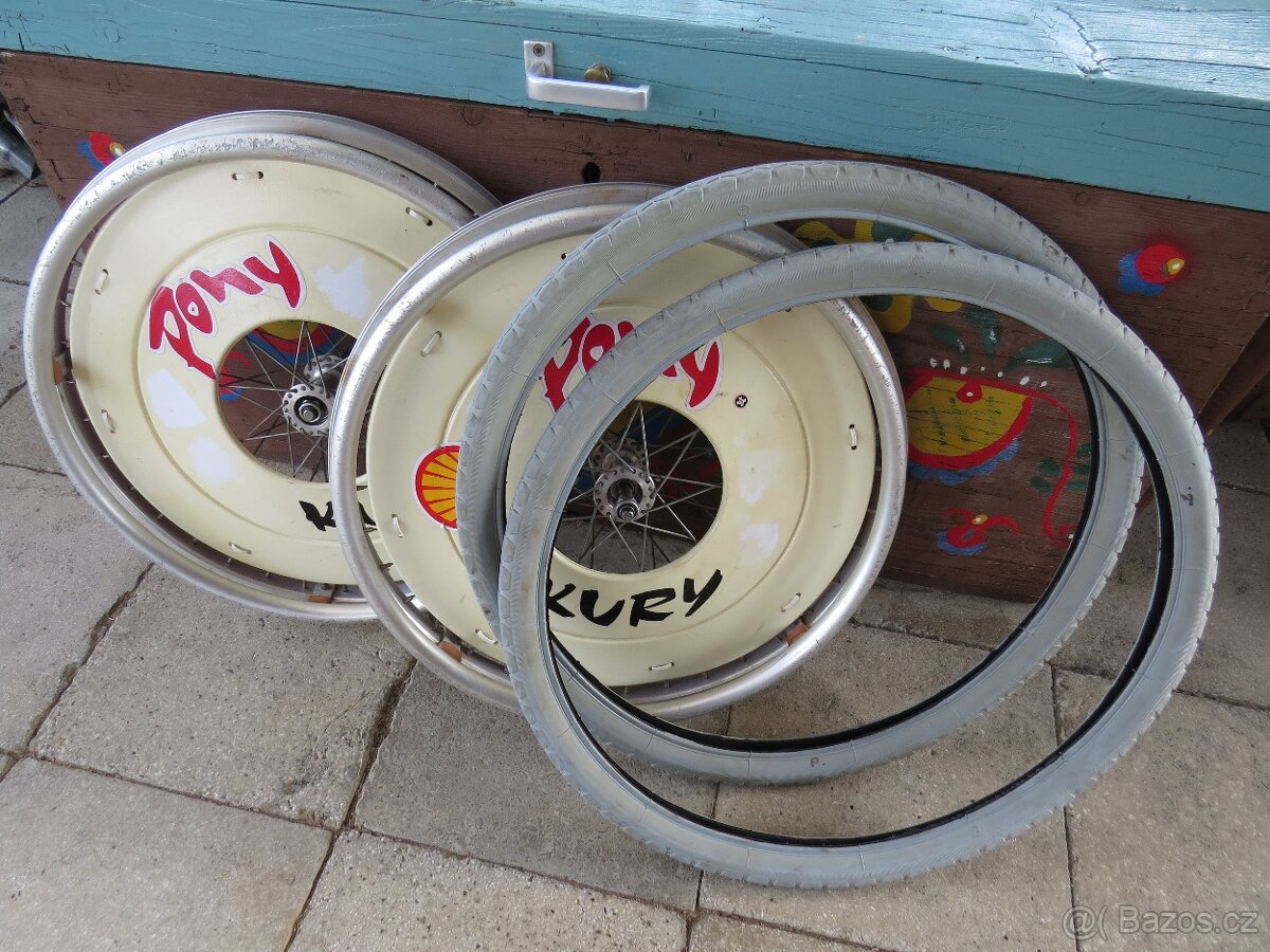 Invalidní vozík-kola 20" - 3