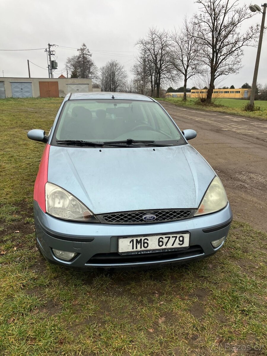 FORD FOCUS SEDAN - 3