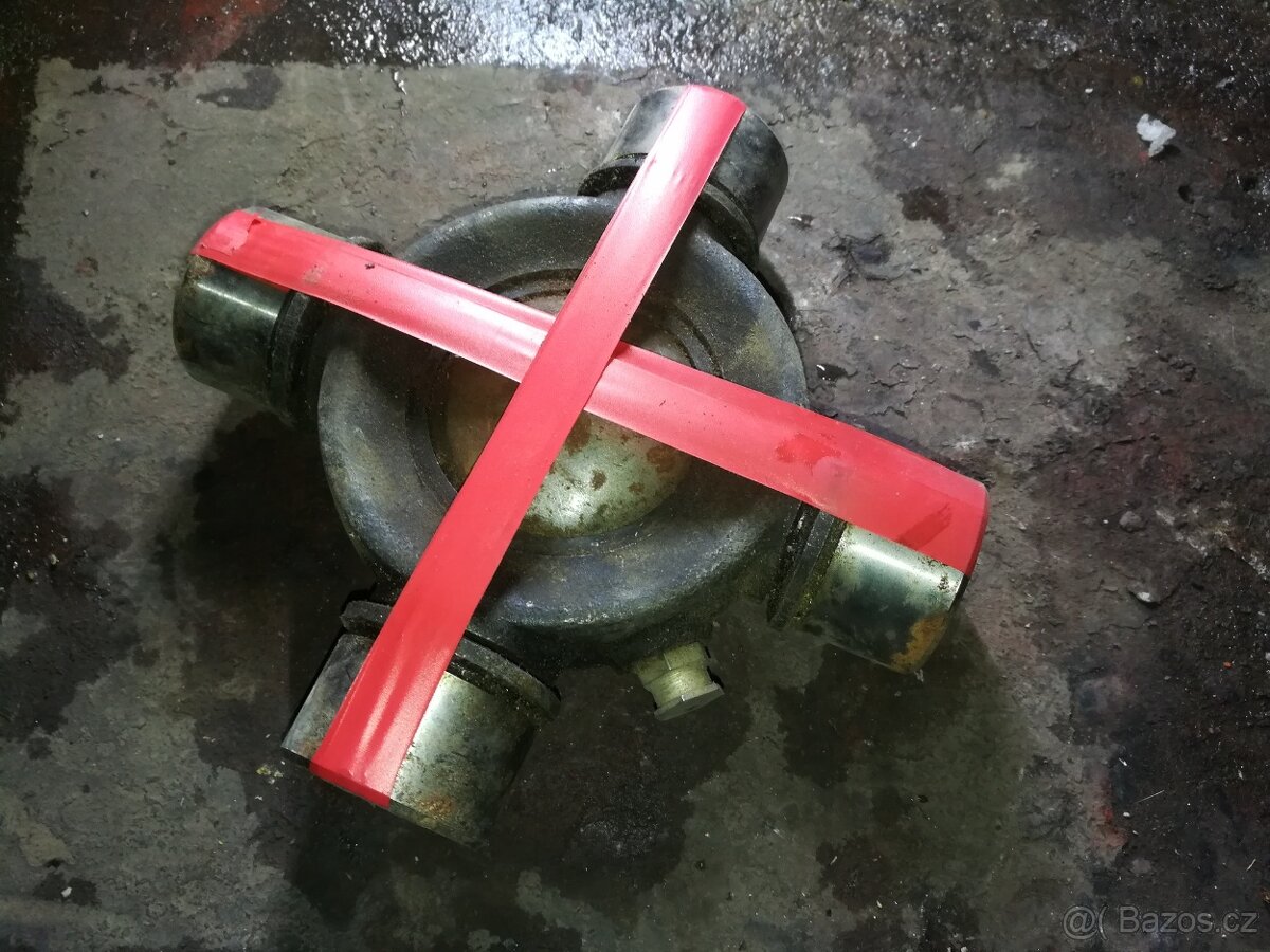 Prodám nový kardanový kříž na Liaz - 3