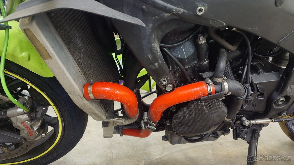 Kawasaki zx6r 2010 - 3