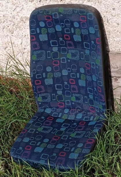 SEDAČKY Z AUTOBUSU - 3