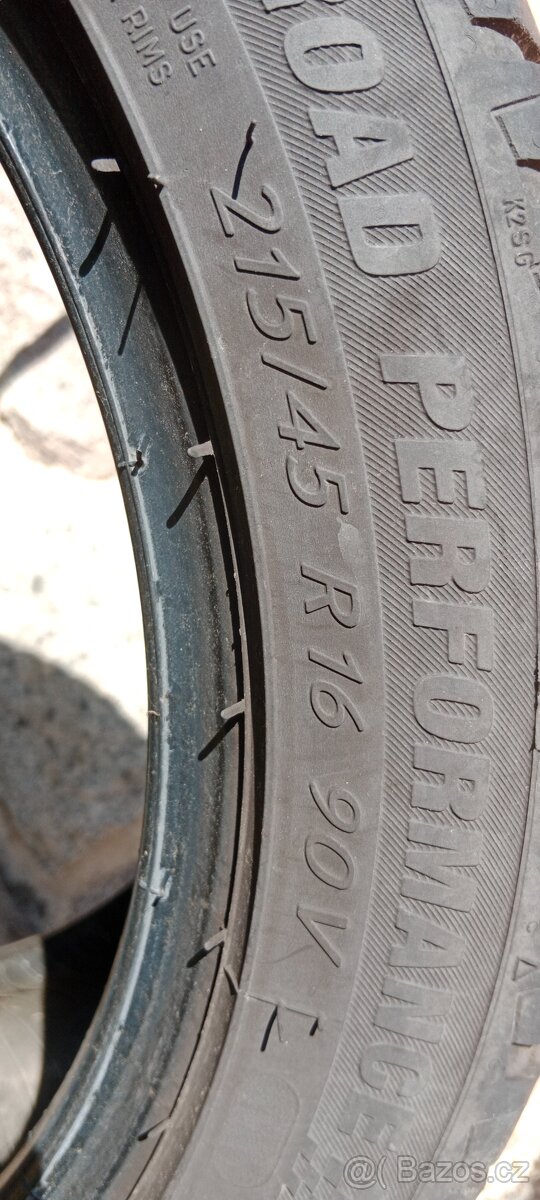 Prodám 1ks pneu 215/45/R16 90V - 3