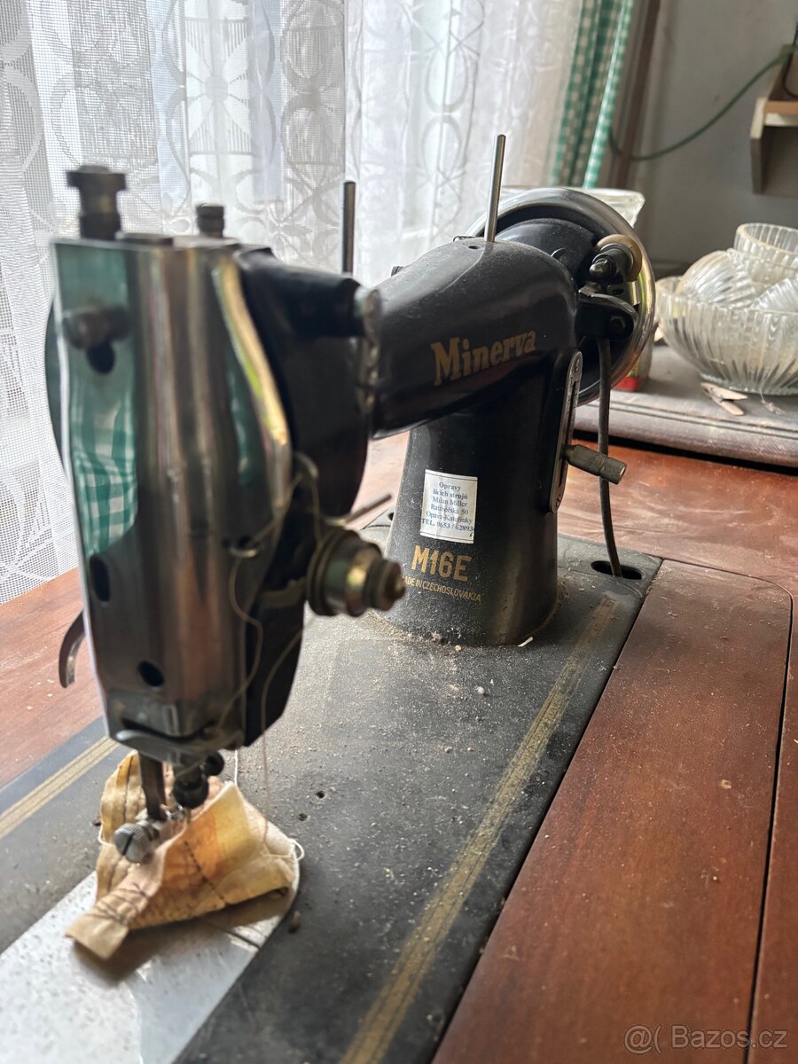 Retro šicí stroj - 3