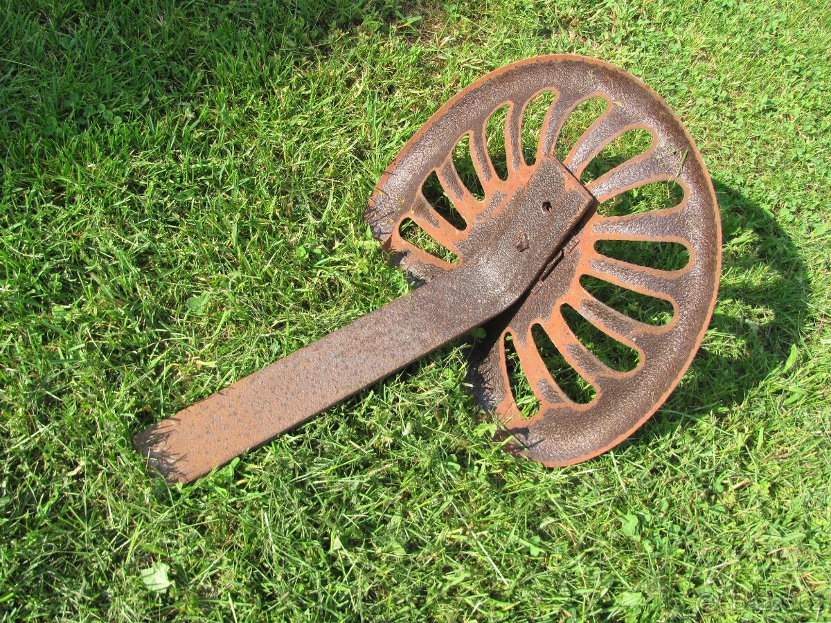 Sedačka ze starého zemědělského stroje - 3