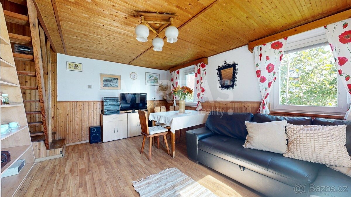 Sadská, prodej chaty 3+1 46,5 m2 + garáž 19 m2, na pozemku 3 - 3