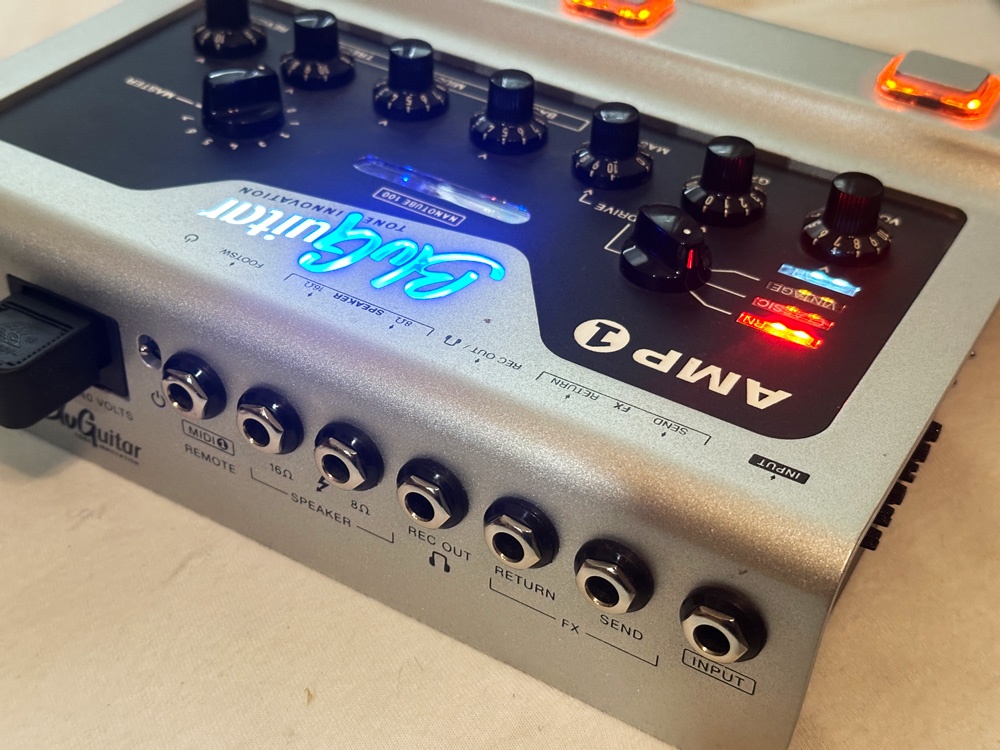 BluGuitar Silver AMP1 100W malý, ľahký gitarový zosilovač - 3