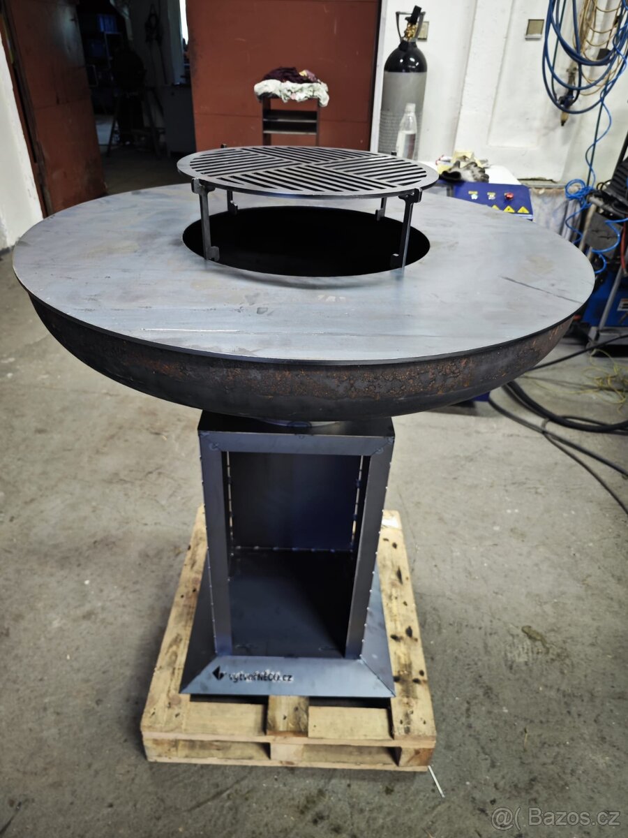 Párty gril s opékací deskou – Ø 920 mm | Výška 990 mm - 3