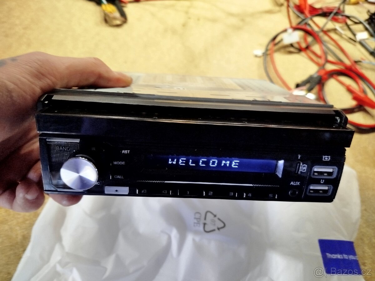 Vyjížděcí autorádio + kamera + carplay android 2gb ram 32hdd - 3